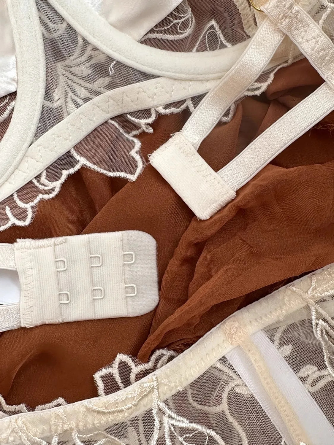 Biustonosz „Koronkowa Fantazja”