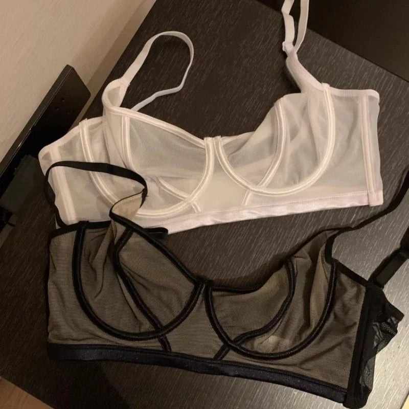 Biustonosz „Eteryczna Mgła”