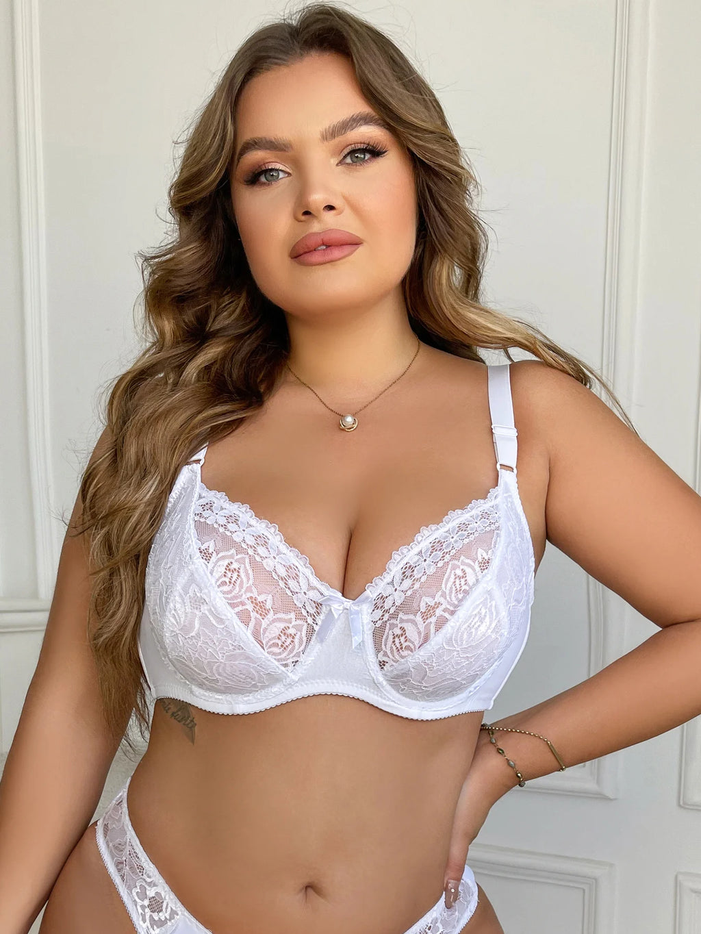 Biustonosz Pełnokryjący „Wsparcie i Koronka”