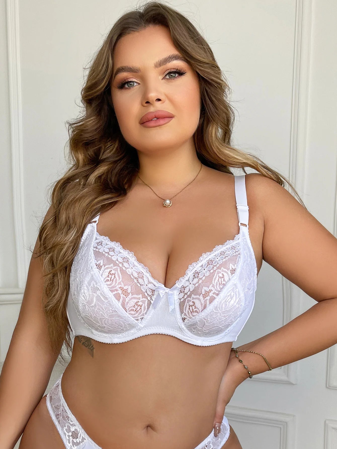 Biustonosz Pełnokryjący „Wsparcie i Koronka”