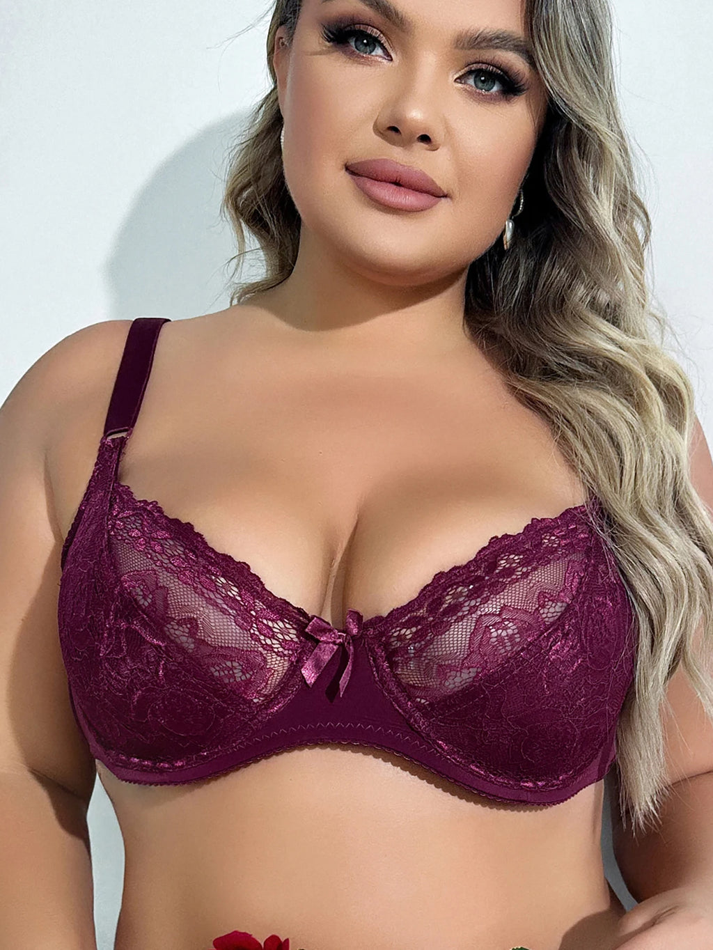 Biustonosz Pełnokryjący „Wsparcie i Koronka”